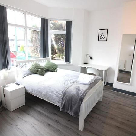 Newly Refurbished Studio, Great Location 8 Studios Nottingham Bagian luar foto