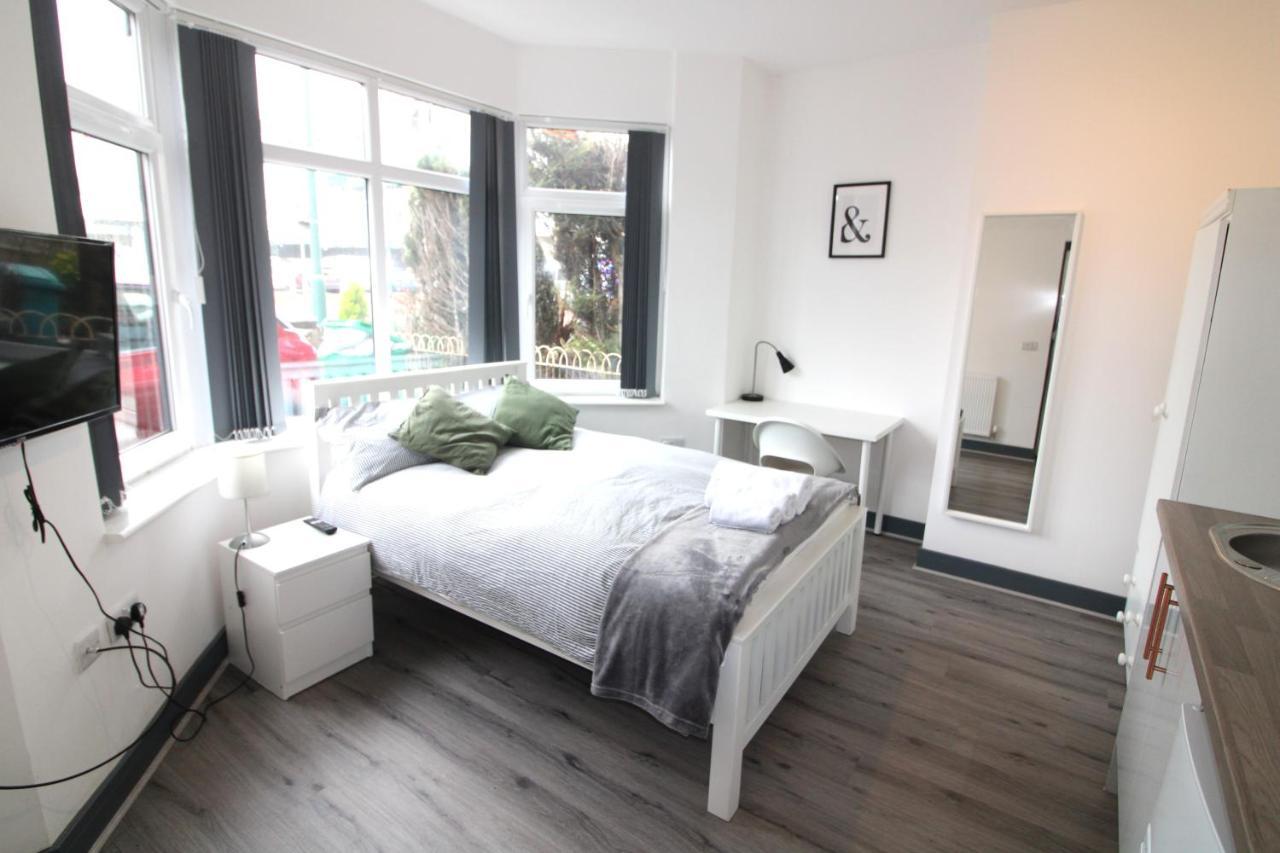 Newly Refurbished Studio, Great Location 8 Studios Nottingham Bagian luar foto