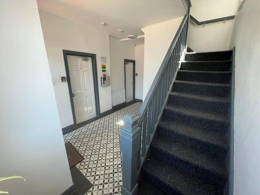 Newly Refurbished Studio, Great Location 8 Studios Nottingham Bagian luar foto