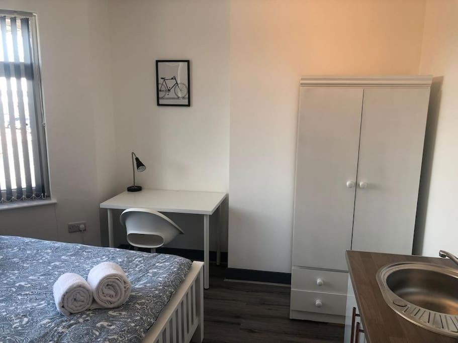 Newly Refurbished Studio, Great Location 8 Studios Nottingham Bagian luar foto