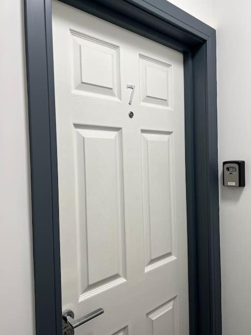 Newly Refurbished Studio, Great Location 8 Studios Nottingham Bagian luar foto