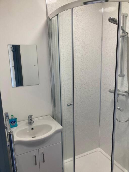 Newly Refurbished Studio, Great Location 8 Studios Nottingham Bagian luar foto