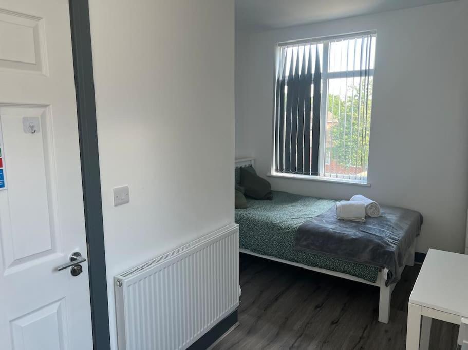 Newly Refurbished Studio, Great Location 8 Studios Nottingham Bagian luar foto