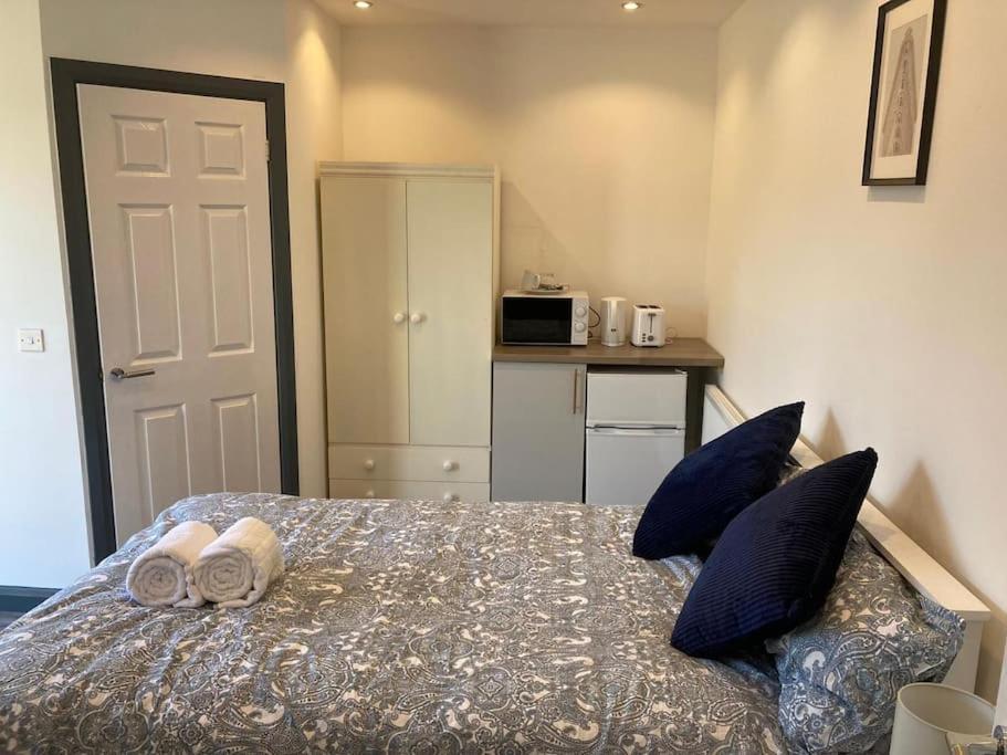 Newly Refurbished Studio, Great Location 8 Studios Nottingham Bagian luar foto
