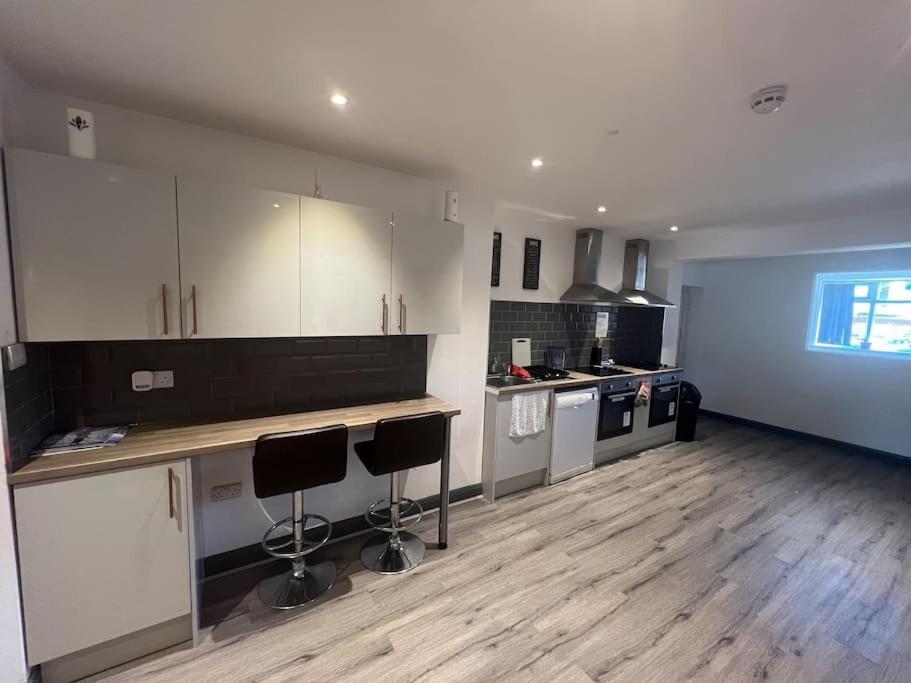 Newly Refurbished Studio, Great Location 8 Studios Nottingham Bagian luar foto
