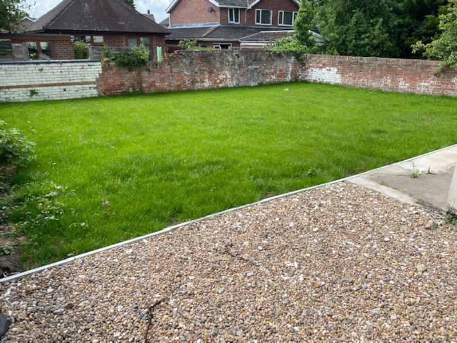 Newly Refurbished Studio, Great Location 8 Studios Nottingham Bagian luar foto