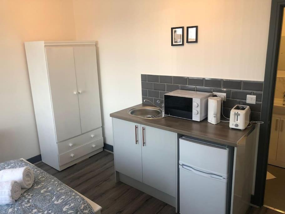 Newly Refurbished Studio, Great Location 8 Studios Nottingham Bagian luar foto