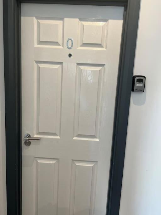 Newly Refurbished Studio, Great Location 8 Studios Nottingham Bagian luar foto