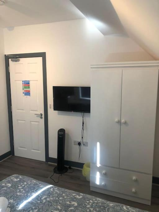 Newly Refurbished Studio, Great Location 8 Studios Nottingham Bagian luar foto