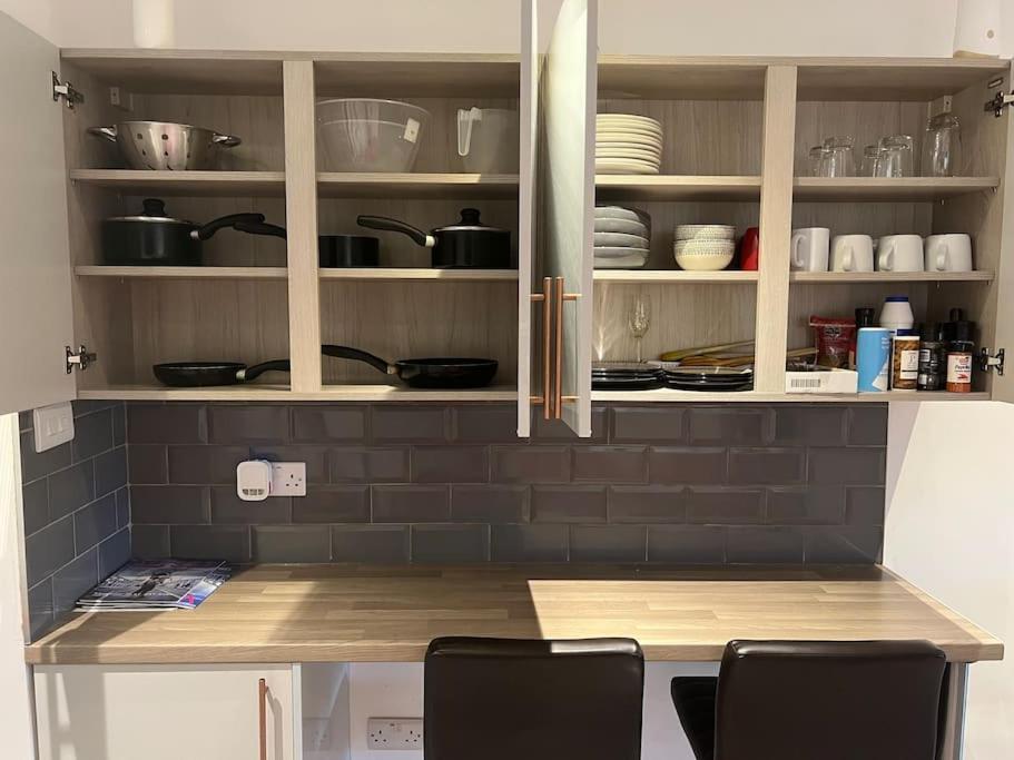 Newly Refurbished Studio, Great Location 8 Studios Nottingham Bagian luar foto