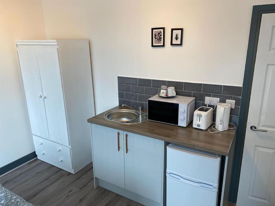 Newly Refurbished Studio, Great Location 8 Studios Nottingham Bagian luar foto