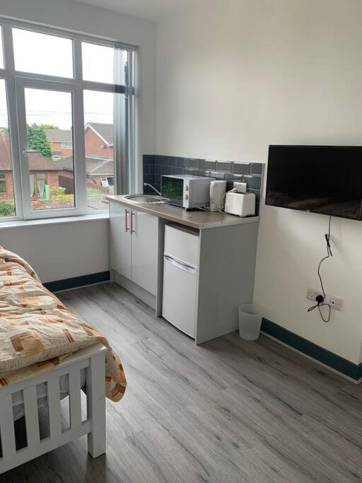 Newly Refurbished Studio, Great Location 8 Studios Nottingham Bagian luar foto