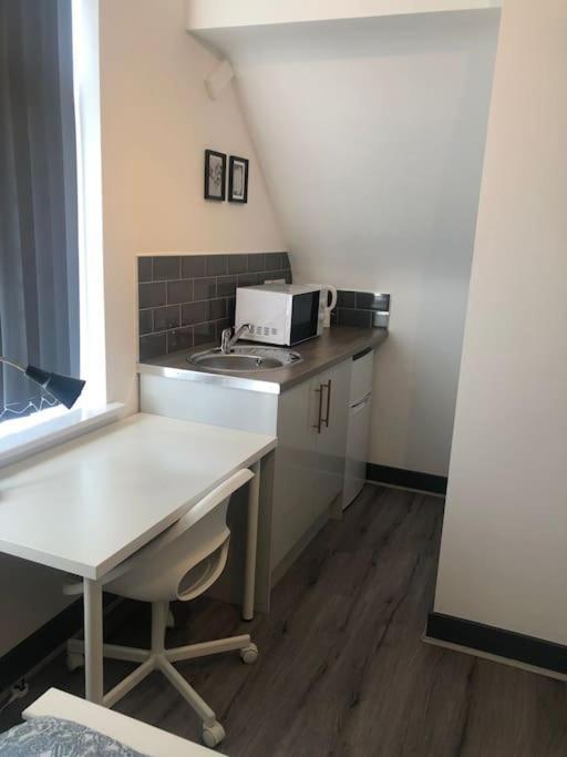 Newly Refurbished Studio, Great Location 8 Studios Nottingham Bagian luar foto