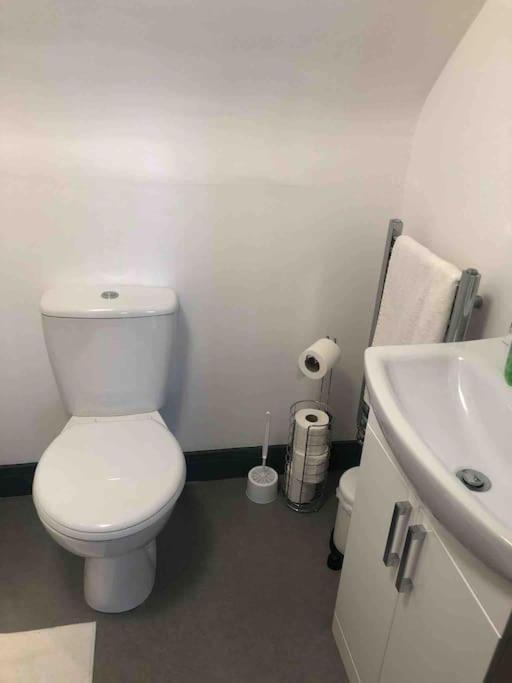 Newly Refurbished Studio, Great Location 8 Studios Nottingham Bagian luar foto