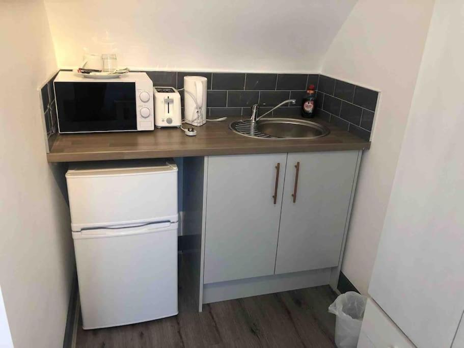 Newly Refurbished Studio, Great Location 8 Studios Nottingham Bagian luar foto