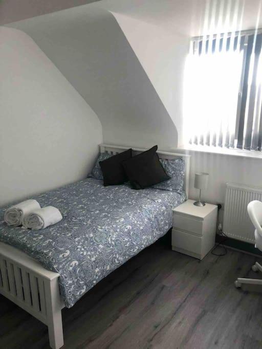 Newly Refurbished Studio, Great Location 8 Studios Nottingham Bagian luar foto